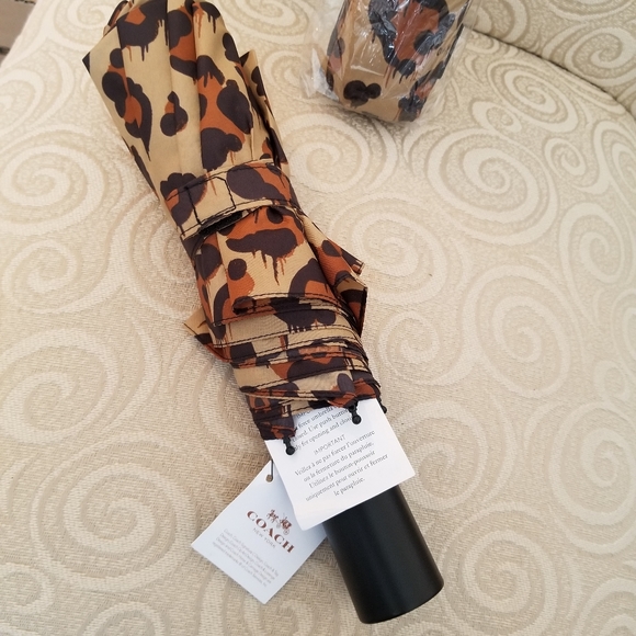 Coach Signature Wild Beast Umbrella - Picture 3 of 3